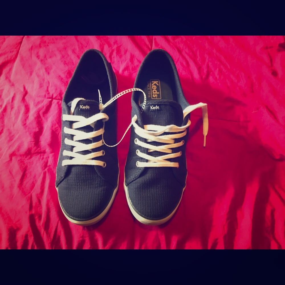 Size 7.5 Brand new Keds shoes